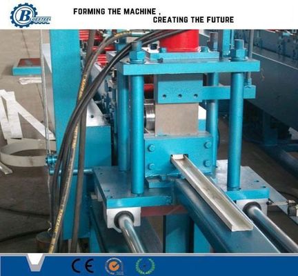 الكفاءة 0.4 - 1.2MM المعدنية مسمار آلة تشكيل لالصلب الخفيف المسار